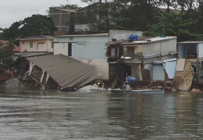 TPHCM: Khẩn cấp di dời dân vùng sạt lở - 1 TPHCM: Khẩn cấp di dời dân vùng sạt lở - 1