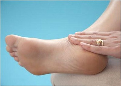 Viêm bao hoạt dịch ngón cái và những biến dạng có liên quan có thể làm đau chân như thế nào?

