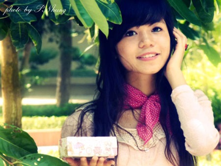 Chân dung “cô bé búp bê múa trên piano” - 1 Chân dung “cô bé búp bê múa trên piano” - 1