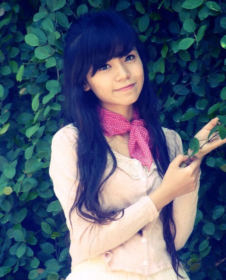 Chân dung “cô bé búp bê múa trên piano” - 5 Chân dung “cô bé búp bê múa trên piano” - 5