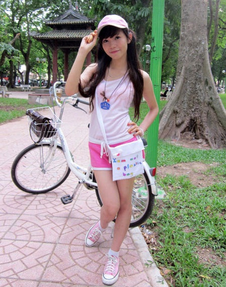 Chân dung “cô bé búp bê múa trên piano” - 2 Chân dung “cô bé búp bê múa trên piano” - 2