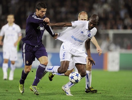 Di Maria giải cứu Real Madrid, Milan bị Ajax cầm chân - 1