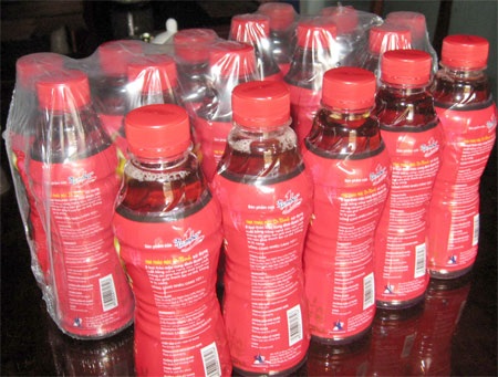 Thu giữ 18 chai trà Dr. Thanh kết tủa, sủi bọt - 1 Thu giữ 18 chai trà Dr. Thanh kết tủa, sủi bọt - 1