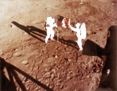 Tìm thấy cuốn băng Neil Armstrong “dạo bộ” Mặt trăng - 1
