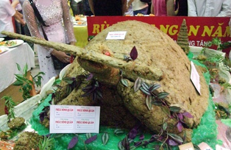 “Thần kim quy” làm bằng 120kg chả mực - 1