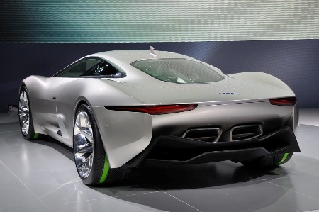 Jaguar bất ngờ tuyên bố sản xuất siêu xe C-X75 - 10 http://dantri.vcmedia.vn/Uploaded/2010/09/30/Jaguar-xc75-011010-6.jpg
