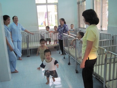 Thăm mái ấm tương lai của bé Nhân Nghĩa - 3 Thăm mái ấm tương lai của bé Nhân Nghĩa - 3