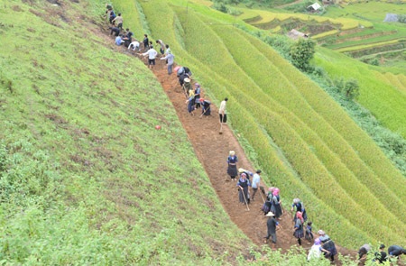 Rộn ràng lễ hội vùng cao - 2 Rộn ràng lễ hội vùng cao - 2