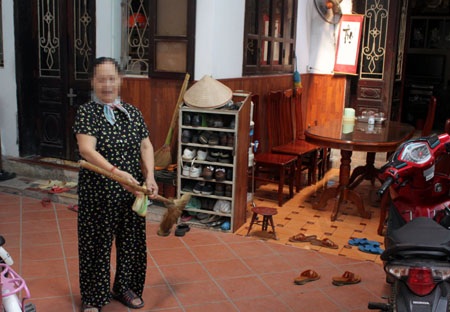 Hà Nội: Giám đốc bệnh viện Nội tiết TW bị hành hung trên phố - 1