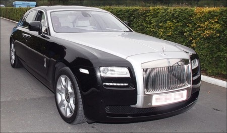 Shaun W.Phillips khoe giàu với siêu xe Roll Royce - 2 Shaun W.Phillips khoe giàu với siêu xe Roll Royce - 2
