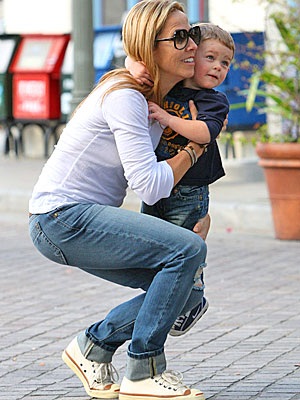 Sheryl Crow không còn ích kỷ kể từ khi làm mẹ - 1 Sheryl Crow không còn ích kỷ kể từ khi làm mẹ - 1