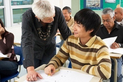 1000 học bổng khuyến học tiếng Anh - 1