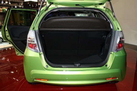 Honda Fit là xe hybrid rẻ nhất Nhật Bản - 10 Honda Fit là xe hybrid rẻ nhất Nhật Bản - 10