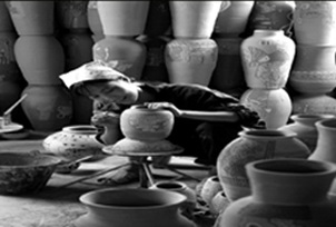 Sống lại nghề tổ gốm sứ sau 1.000 năm - 1 Sống lại nghề tổ gốm sứ sau 1.000 năm - 1