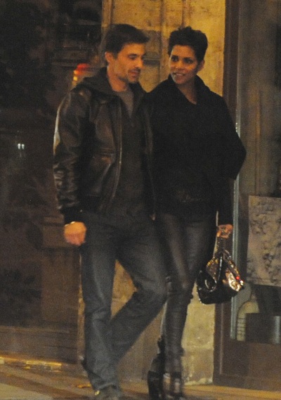 Halle Berry vui vẻ bên bồ mới - 3