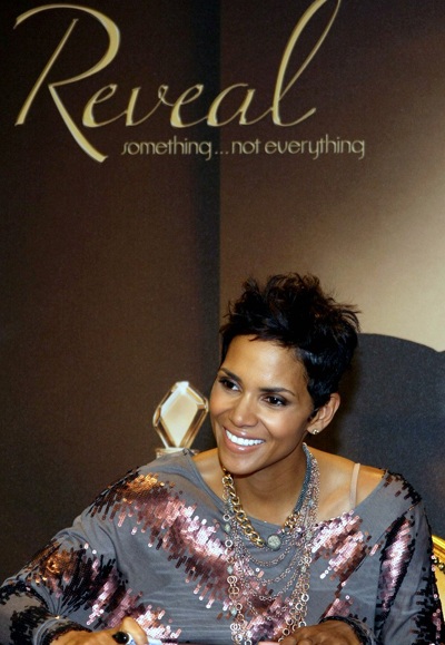 Halle Berry vui vẻ bên bồ mới - 10