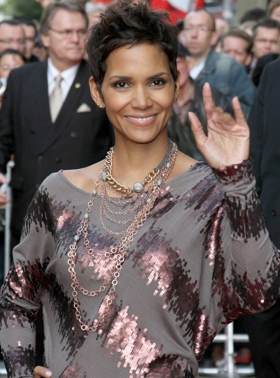 Halle Berry vui vẻ bên bồ mới - 8
