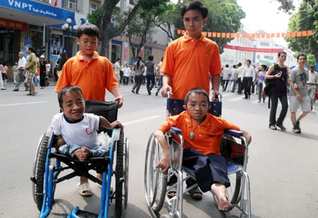 Hàng ngàn người hân hoan, náo nức mừng Đại lễ - 2 Hàng ngàn người hân hoan, náo nức mừng Đại lễ - 2