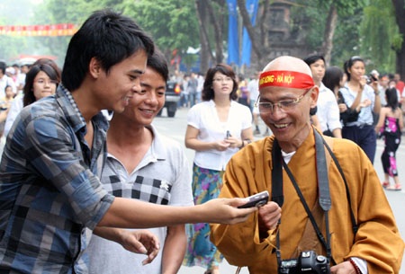 Hàng ngàn người hân hoan, náo nức mừng Đại lễ - 10 Hàng ngàn người hân hoan, náo nức mừng Đại lễ - 10