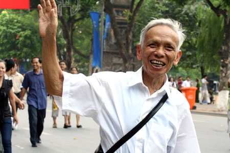 Hàng ngàn người hân hoan, náo nức mừng Đại lễ - 8 Hàng ngàn người hân hoan, náo nức mừng Đại lễ - 8