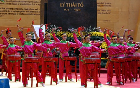 Hàng ngàn người hân hoan, náo nức mừng Đại lễ - 4 Hàng ngàn người hân hoan, náo nức mừng Đại lễ - 4