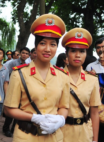 Những “bóng hồng” điều khiển giao thông trong Đại lễ  - 6 Những “bóng hồng” điều khiển giao thông trong Đại lễ  - 6