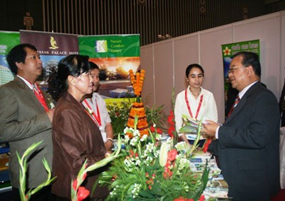 Hướng tới hình thành tứ giác du lịch tiểu vùng Mekong - 1