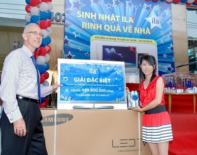 TV SamSung Led 3D trị giá 149.900.000 đồng đã có chủ nhân đầu tiên - 1 TV SamSung Led 3D trị giá 149.900.000 đồng đã có chủ nhân đầu tiên - 1