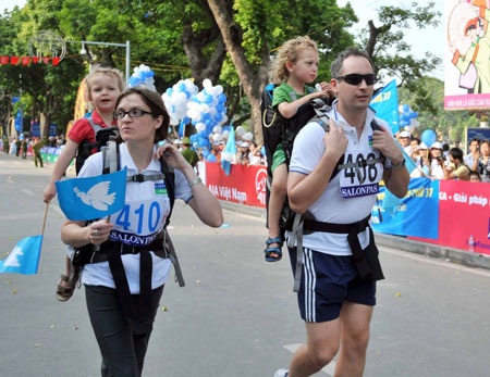 Hơn 2000 VĐV tham dự giải chạy Việt dã báo Hà Nội mới - 2 Hơn 2000 VĐV tham dự giải chạy Việt dã báo Hà Nội mới - 2