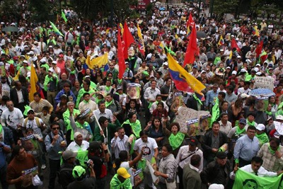Ecuador điều tra 3 đại tá cảnh sát trong cuộc bạo loạn - 2 Ecuador điều tra 3 đại tá cảnh sát trong cuộc bạo loạn - 2
