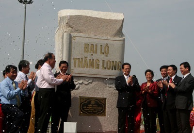 Thủ tướng phát lệnh thông xe Đại lộ Thăng Long - 1 Thủ tướng phát lệnh thông xe Đại lộ Thăng Long - 1