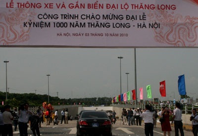 Thủ tướng phát lệnh thông xe Đại lộ Thăng Long - 4 Thủ tướng phát lệnh thông xe Đại lộ Thăng Long - 4