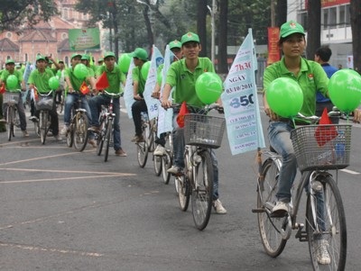 Hơn 5.000 người đi bộ “vì thành phố văn minh, hiện đại” - 3