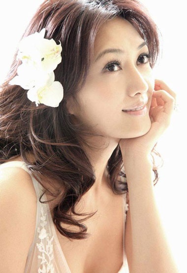 “Nhện tinh” gợi cảm Mạnh Quảng Mỹ lên xe hoa - 9