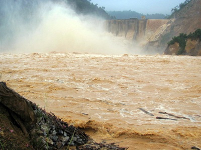 “Nghệ Tĩnh” đang chìm trong mưa lũ - 3