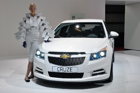 Cận cảnh Cruze phiên bản hatchback - 1 Cận cảnh Cruze phiên bản hatchback - 1