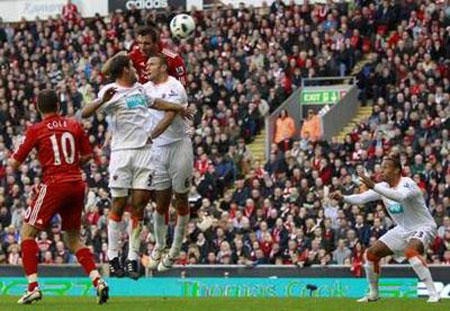 Thua Blackpool, Liverpool rơi xuống khu vực nguy hiểm - 4 Thua Blackpool, Liverpool rơi xuống khu vực nguy hiểm - 4