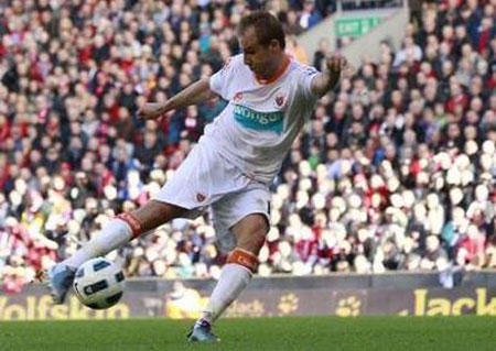 Thua Blackpool, Liverpool rơi xuống khu vực nguy hiểm - 3 Thua Blackpool, Liverpool rơi xuống khu vực nguy hiểm - 3