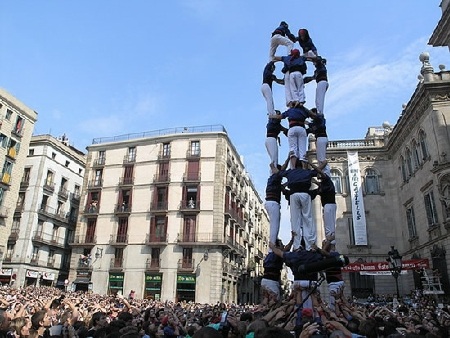 Lễ hội xây tháp người độc đáo ở Tây Ban Nha - 5