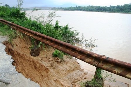 Chi viện trực thăng, xe lội nước ứng cứu Quảng Bình - 5