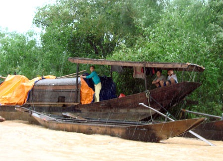 Lũ lịch sử trở lại, gần 20.000 hộ dân chìm trong nước - 6 Lũ lịch sử trở lại, gần 20.000 hộ dân chìm trong nước - 6