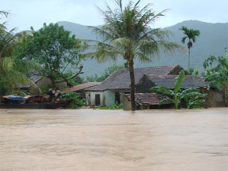 Lũ lịch sử trở lại, gần 20.000 hộ dân chìm trong nước - 7 Lũ lịch sử trở lại, gần 20.000 hộ dân chìm trong nước - 7