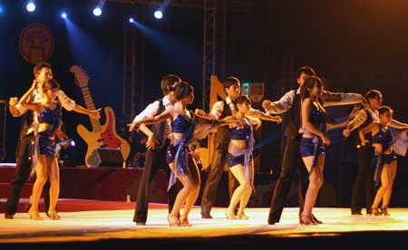 1.000 vũ công trẻ tham dự Đại nhạc hội “Sức trẻ ngàn năm” - 2 1.000 vũ công trẻ tham dự Đại nhạc hội “Sức trẻ ngàn năm” - 2