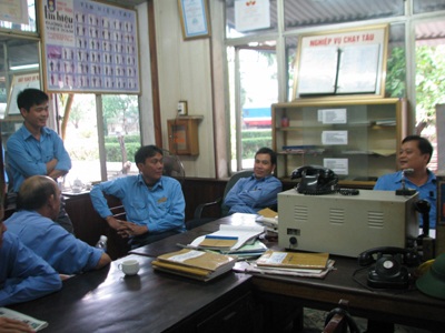 Bí thư Tỉnh ủy Quảng Bình đi trực thăng cứu hộ ở tâm lũ - 13