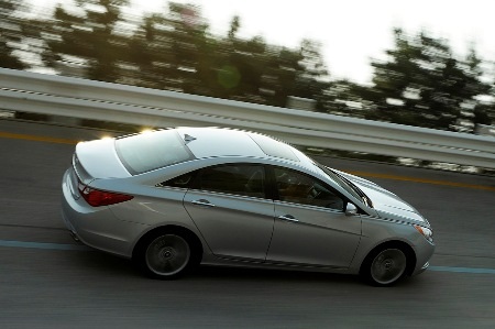 Hyundai Sonata 2.0T chuẩn bị nhập cuộc - 4 Hyundai Sonata 2.0T chuẩn bị nhập cuộc - 4