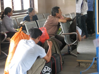 Bí thư Tỉnh ủy Quảng Bình đi trực thăng cứu hộ ở tâm lũ - 9