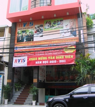 UBND TPHCM yêu cầu giải quyết sớm vụ “Gần 300 sinh viên bị lừa” - 1 UBND TPHCM yêu cầu giải quyết sớm vụ “Gần 300 sinh viên bị lừa” - 1