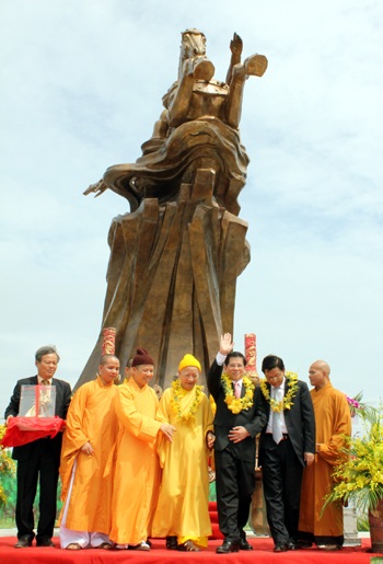 Chủ tịch nước dự lễ khánh thành tượng đài Thánh Gióng - 5