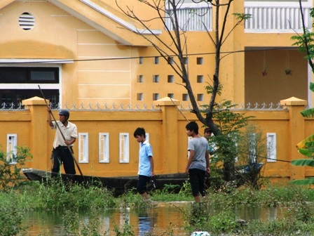 Lặn ngụp mưu sinh ngày lũ - 9