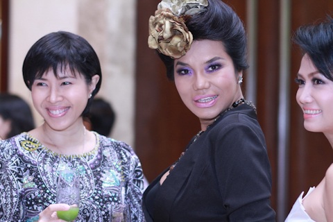 Mai Phương Thúy diện áo dài 100m - 4